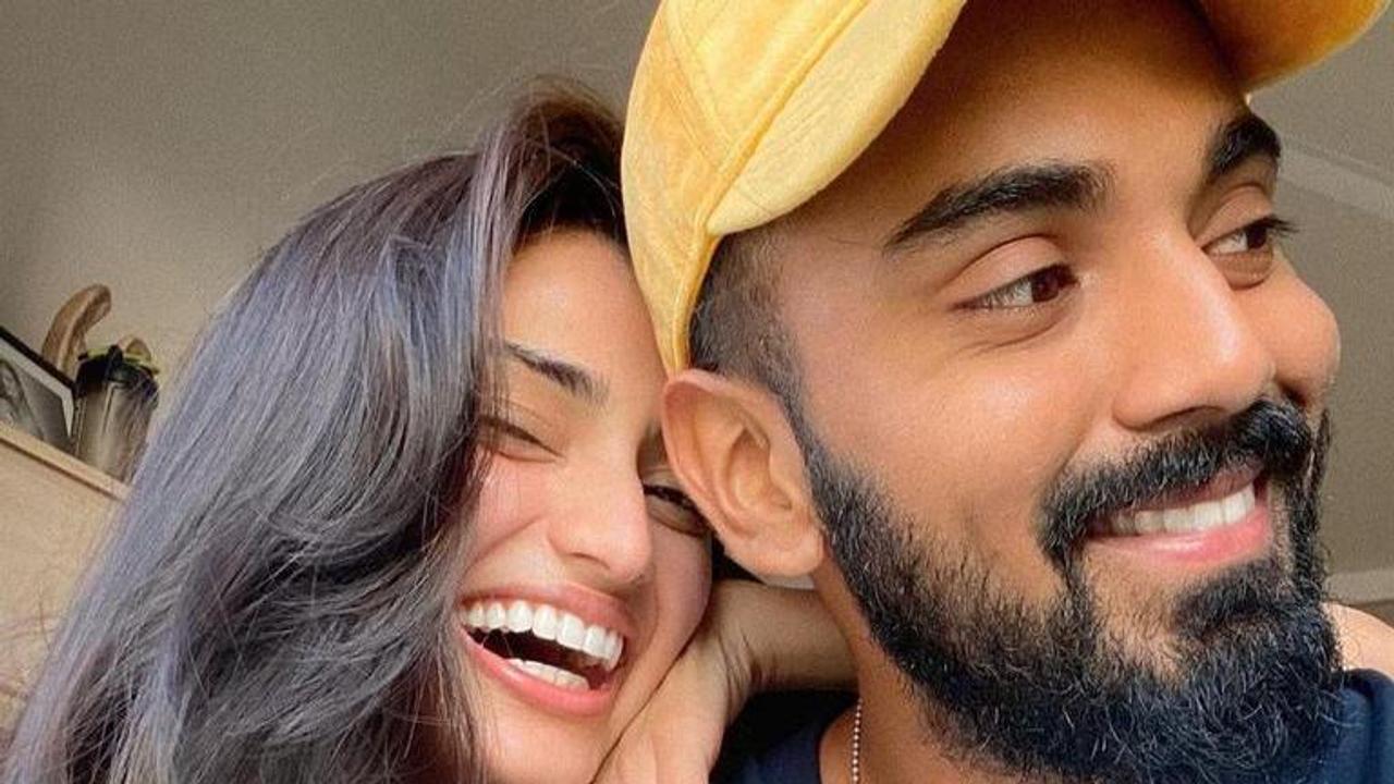 Athiya Shetty shares 'unseen' picture with rumoured boyfriend KL Rahul on a fan's request