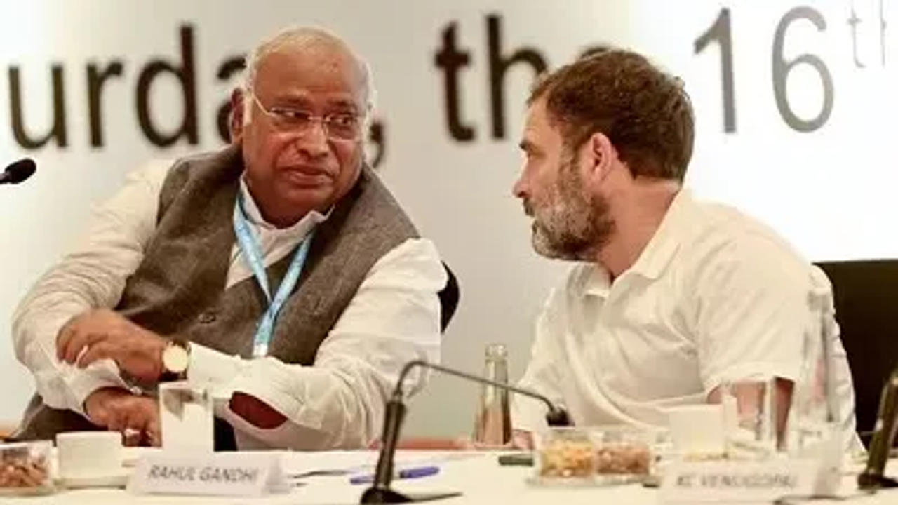 Congress President Mallikarjun Kharge with MP Rahul Gandhi