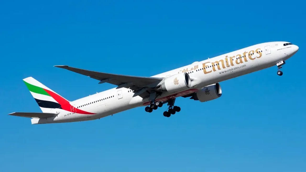 Emirates Boosts Airbus Partnership with $6 Billion Order for 15 A350-900 Jets