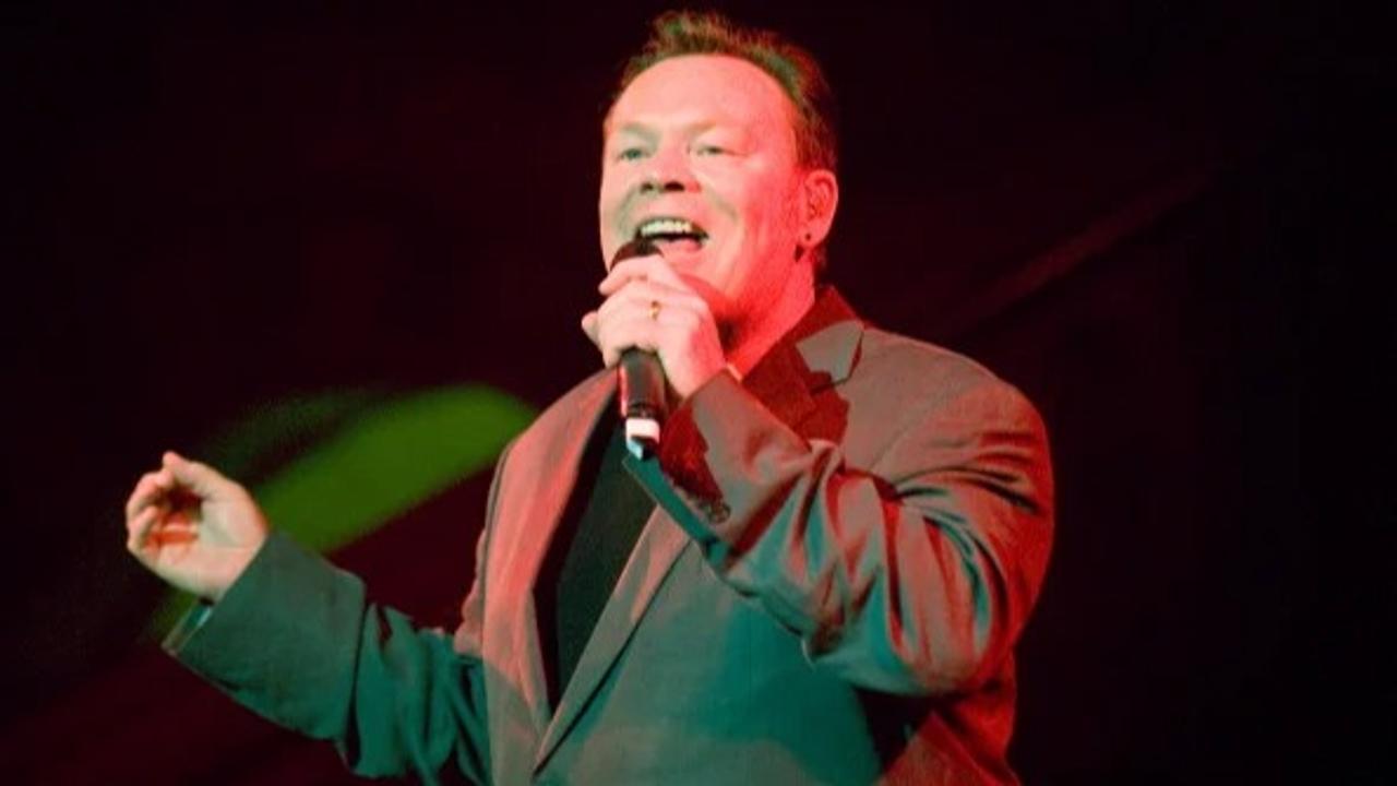  Ali Campbell