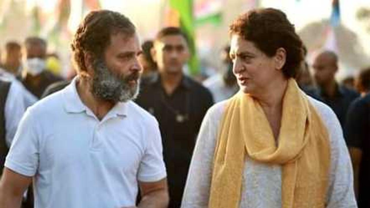 Rahul Gandhi with Priyanka Gandhi 