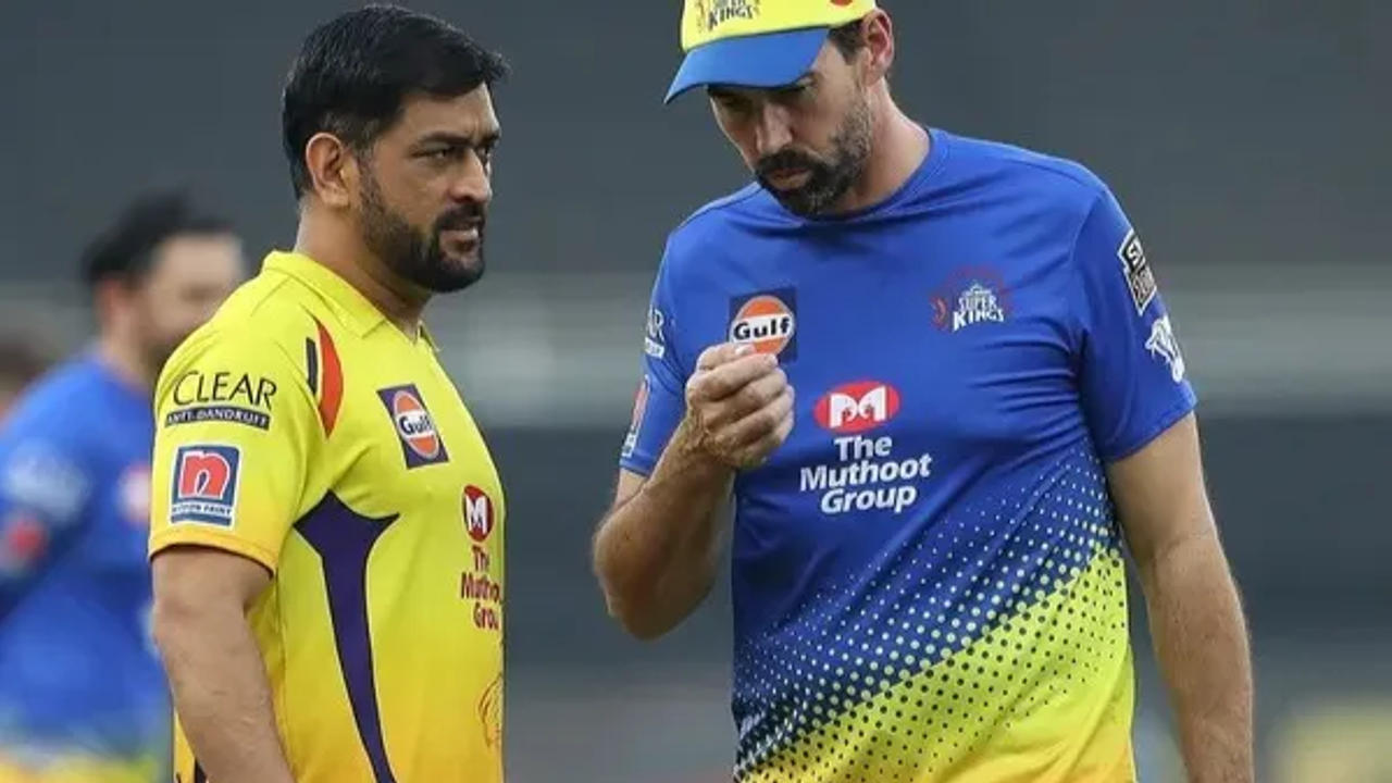 MS Dhoni and Stephen Fleming