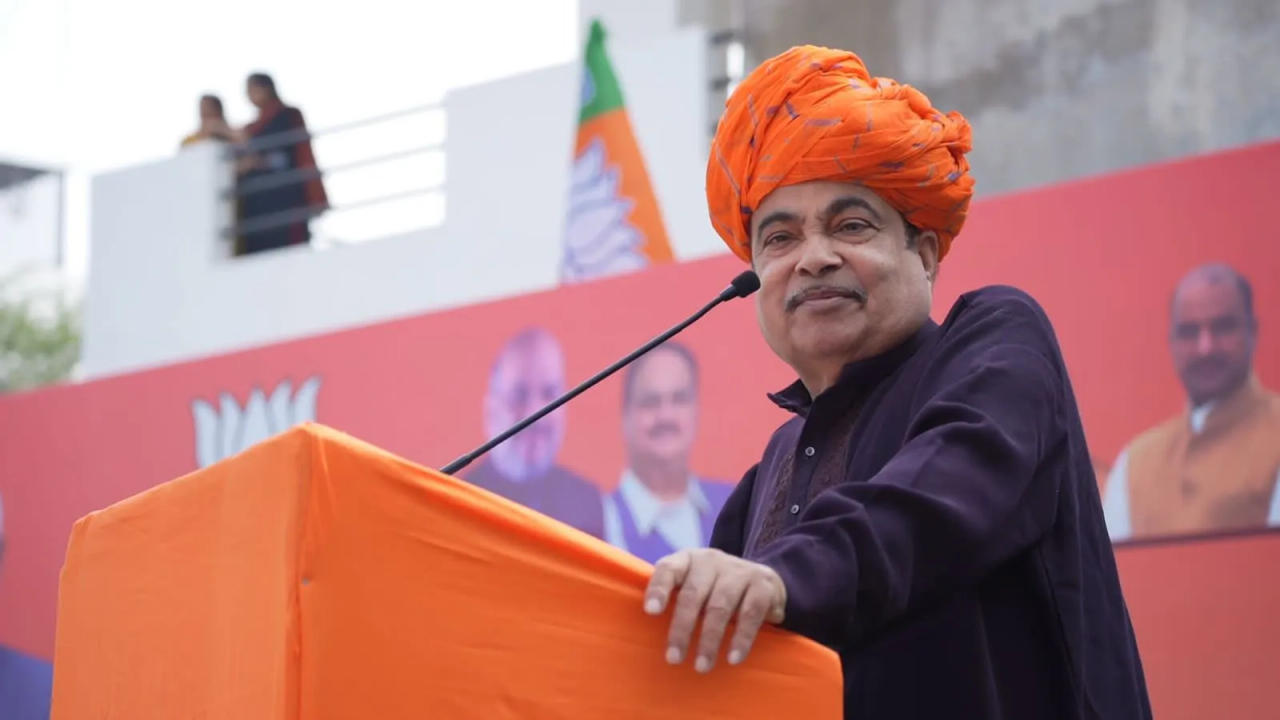  Nitin Gadkari