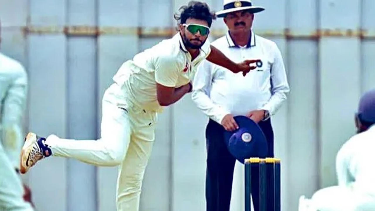 Jalaj Saxena becomes the 3rd cricketer to score 9000 runs and 600 wicket