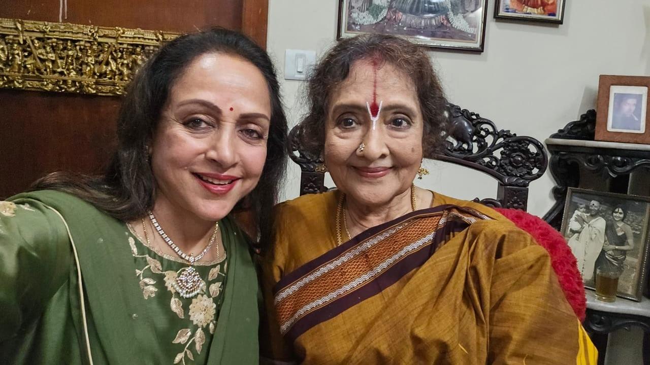 Hema Malini meets Vyjayanthimala