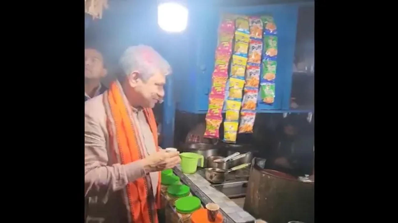 Rail Minister Ashwini Vaishnaw 'Chai Pe Charcha' at Nrusingha Chowk, Odisha