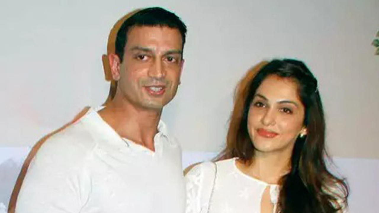 Isha Koppikar-Timmy Narang