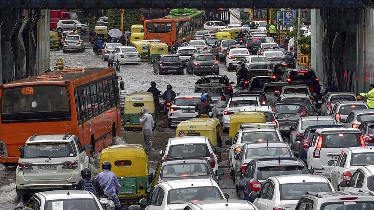 Delhi traffic advisory: NH-44 beyond Singhu Border has been entirely closed for general traffic, affecting other connected roads towards NH-44. 