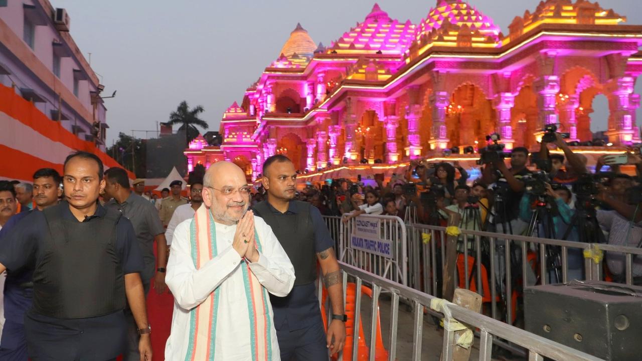 Amit Shah at Durga Puja pandal