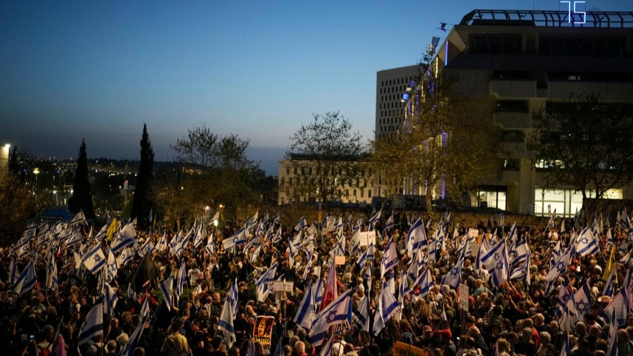 Thousands have gathered outside of the Israeli Parliament to demand early elections and the return of hostages taken by Hamas. 