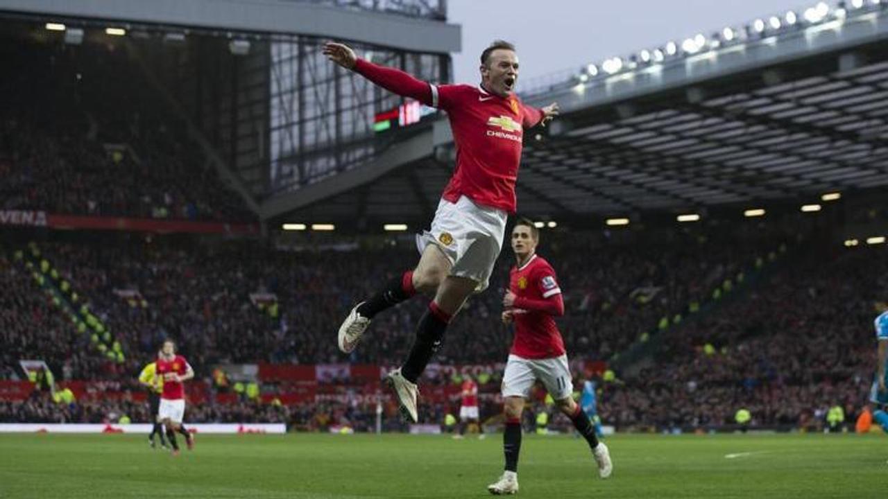 Manchester United forward forward reveals what Wayne Rooney wants from him