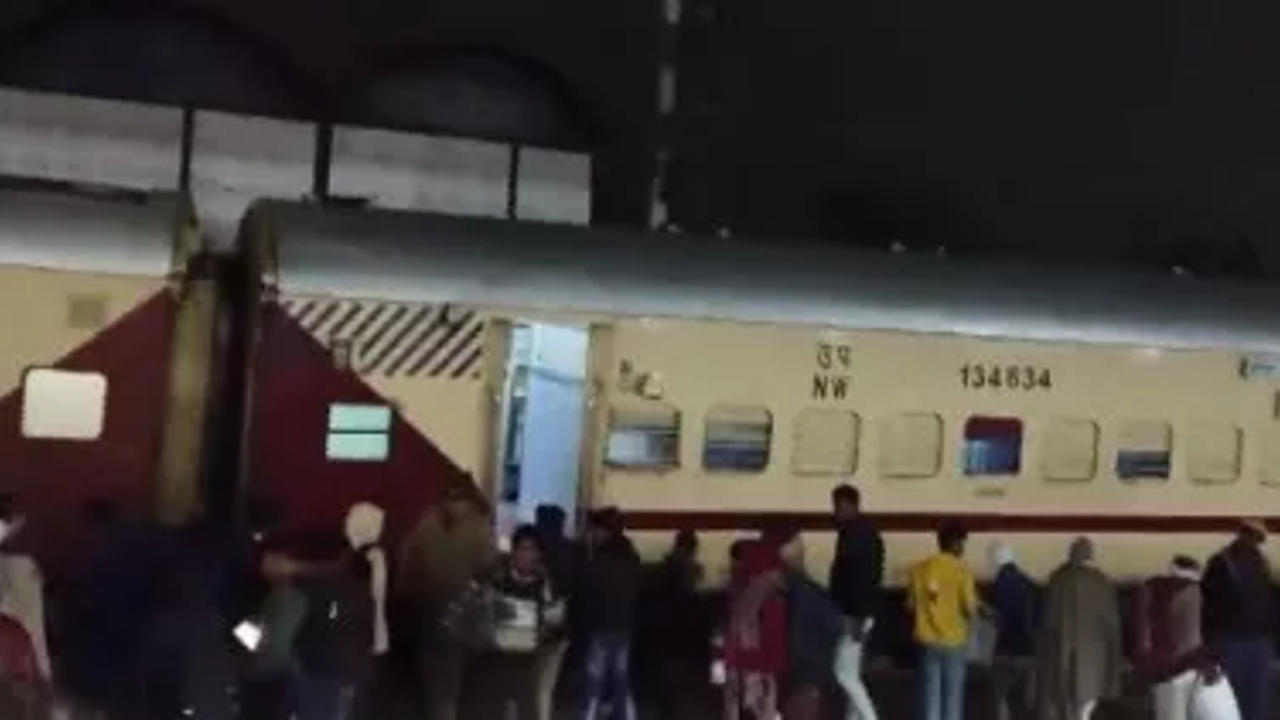  Jodhpur-Bhopal passenger train derailed