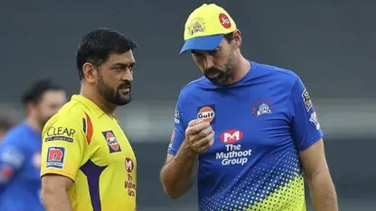 MS Dhoni and Stephen Fleming