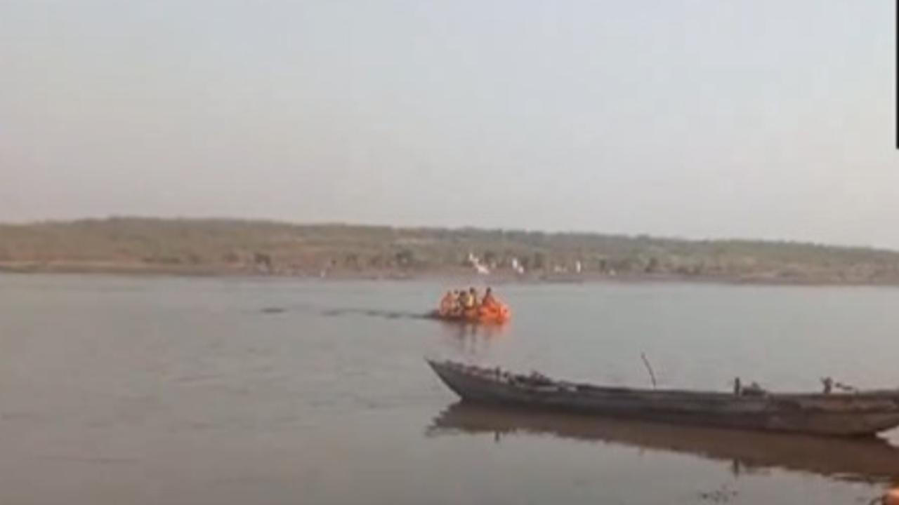 Odisha Mishap: Boat overturns in Mahanadi River