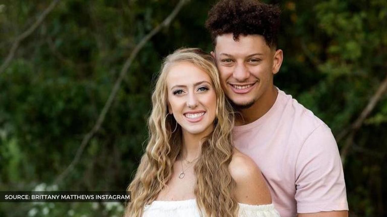 when did patrick mahomes get engaged