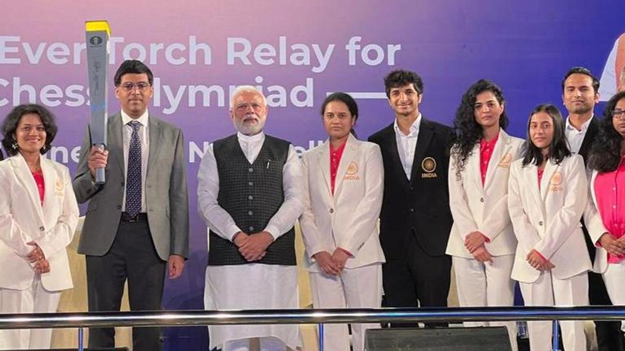 Chess Olympiad, Viswanathan Anand, PM Modi, 44th Chess Olympiad, Narendra Modi, chess olympiad torch relay, FIDE