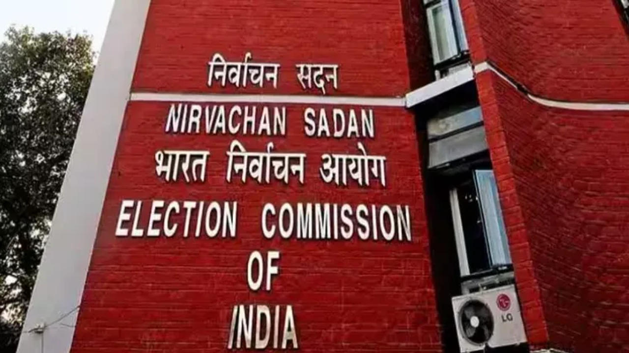 ECI Submits Gazette, Notification Of Poll Results To Maharashtra Guv