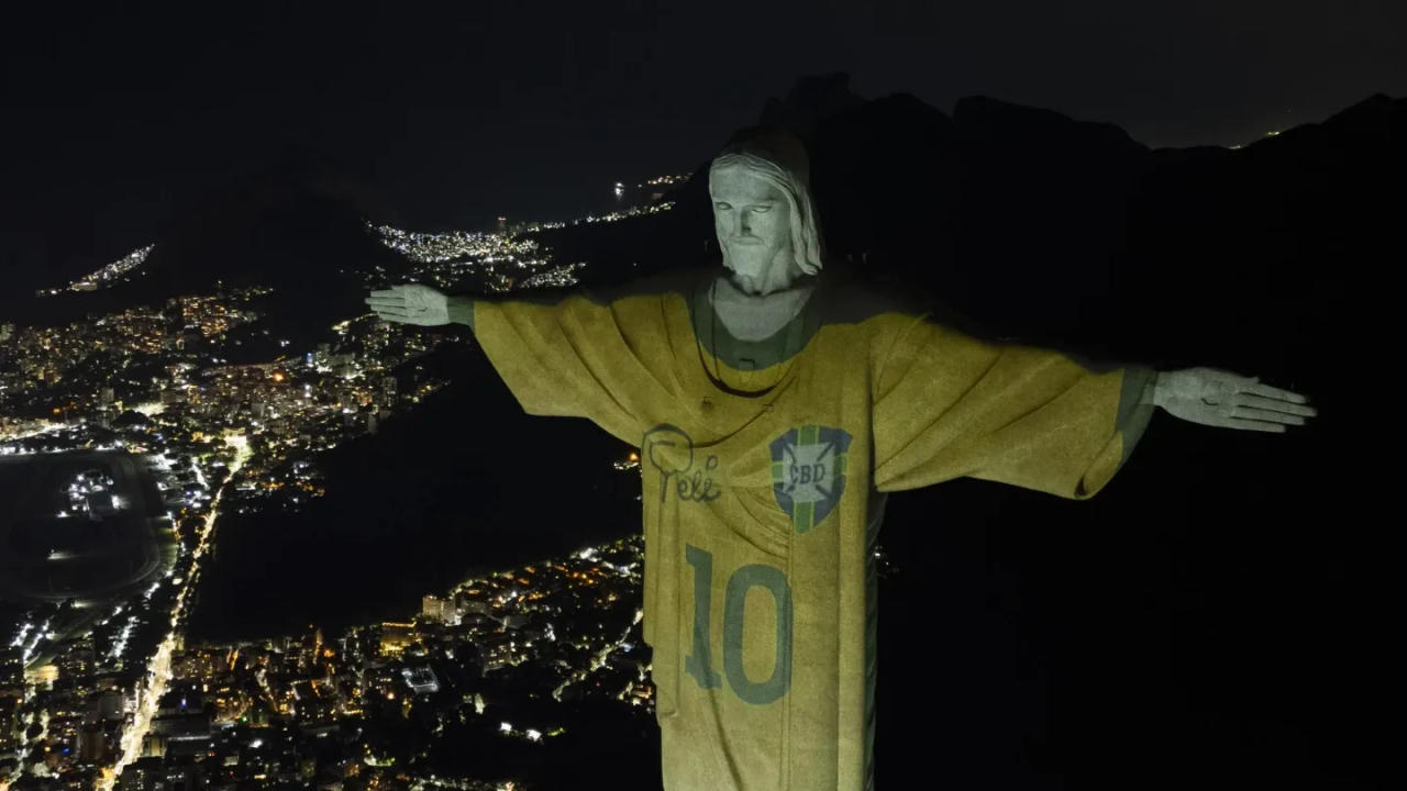 Brazil pays tributes to Pelé