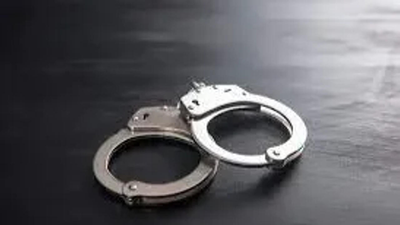 wo prime suspects behind a job scam nabbed by Mumbai Police