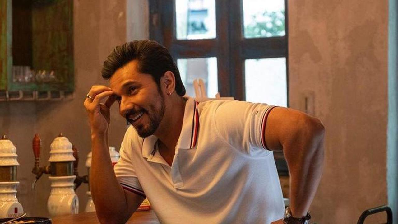 Randeep Hooda calls himself 'most unsuitable boy' with a throwback pic from sets