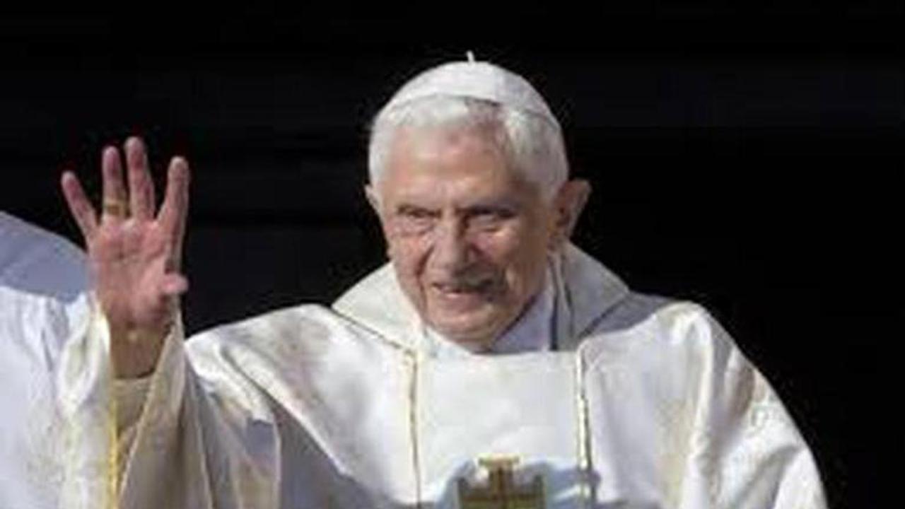 Emeritus Pope Benedict XIV visits family grave in Germany