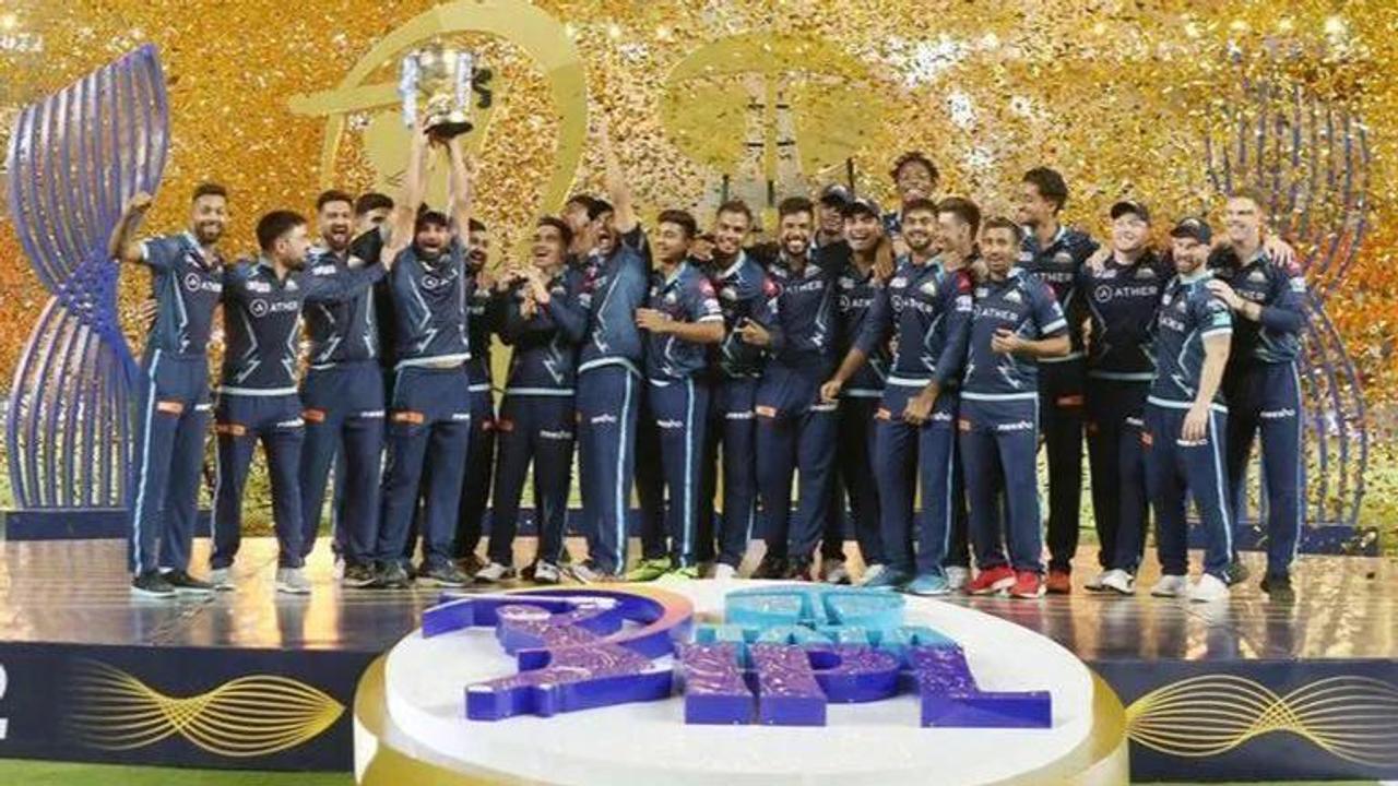 Gujarat Titans with the IPL trophy