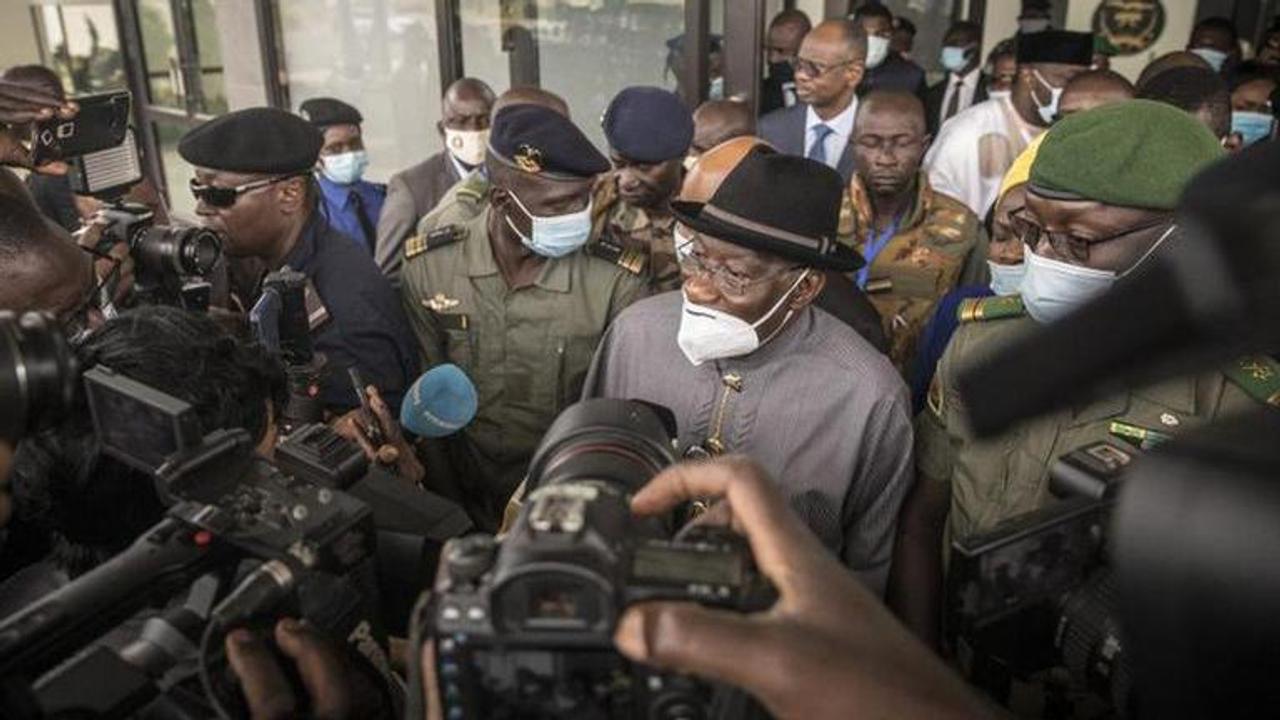 West African leaders press for Mali president's release