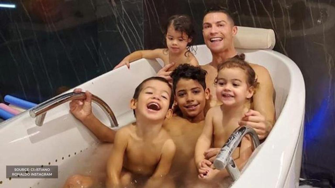 how many kids does cristiano ronaldo have