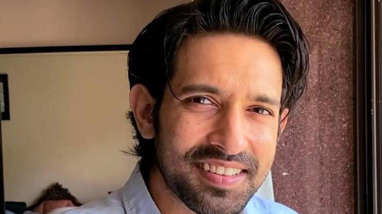 Vikrant Massey is all smiles as he returns back to shoot after a long hiatus amid COVID