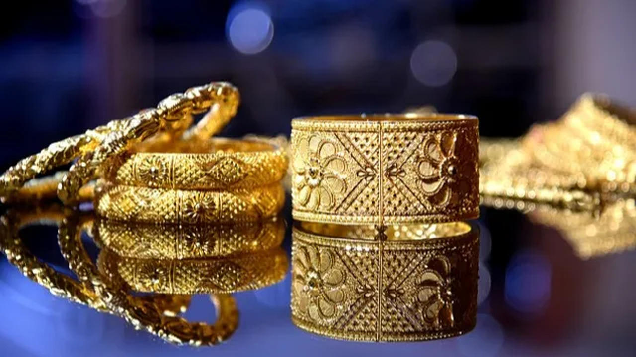 Gold jewellery