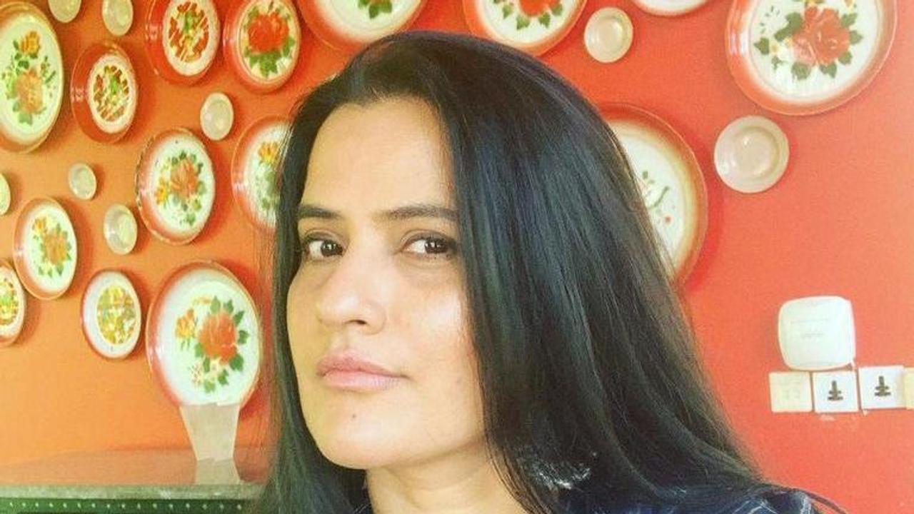 Sona Mohapatra prays to keep away 'evil energies' while seeking blessings on Navratri