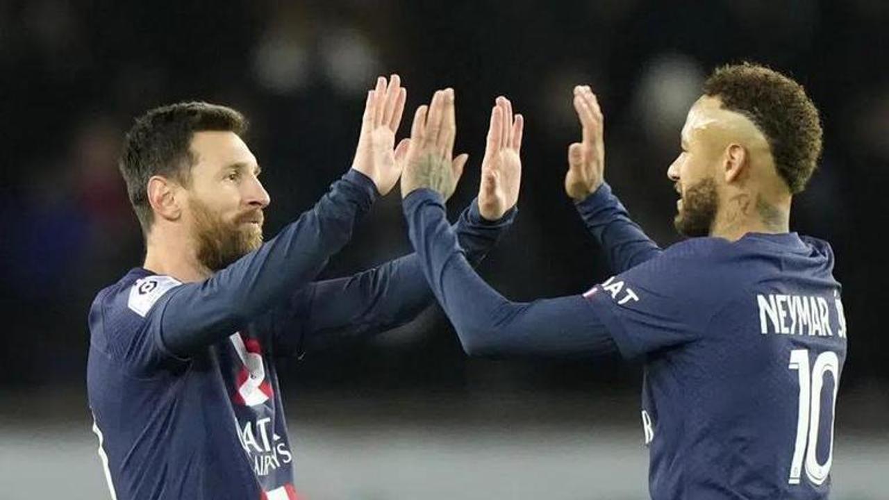 Lionel Messi during a practice session With PSG