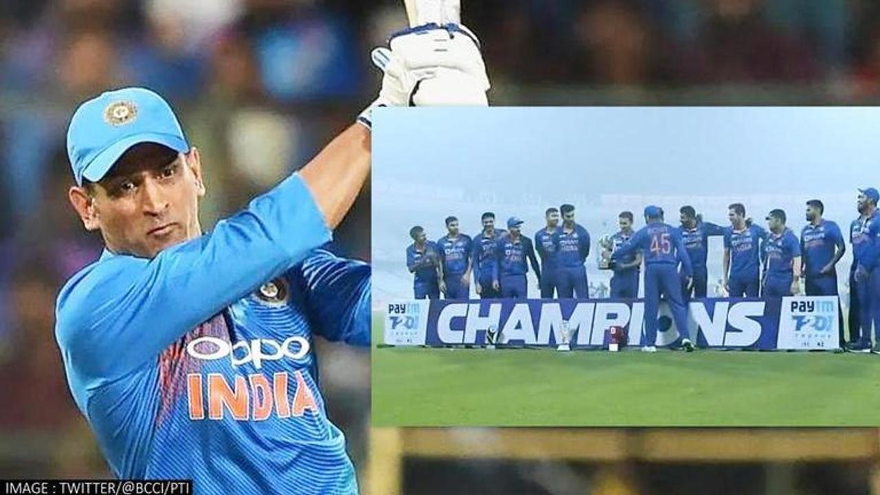 Rohit Sharma, MS Dhoni, Cricket, India vs New Zealand, India vs New Zealand 3rd T20I, rohit sharma ms dhoni, rohit sharma hands winning trophy