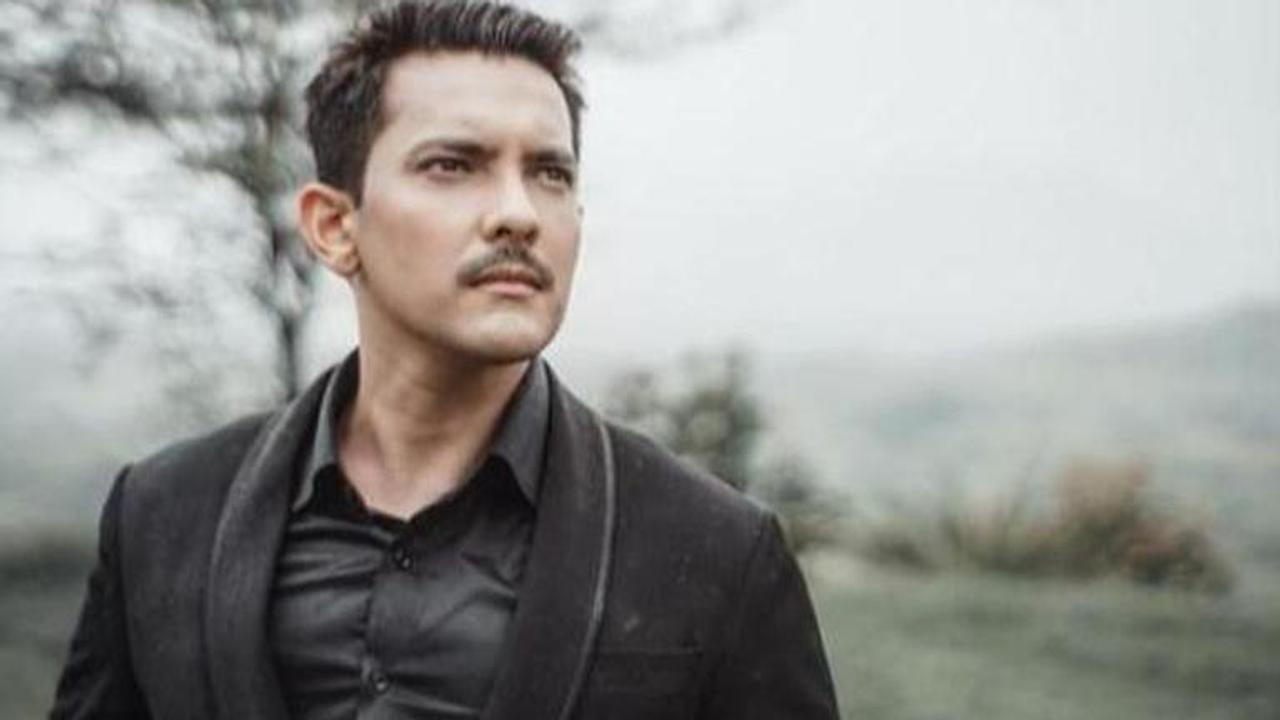 Aditya narayan's Instagram