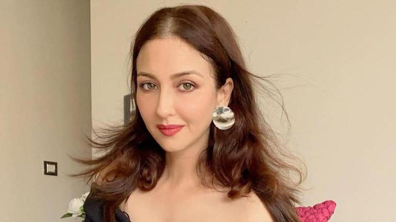 Saumya Tandon debunks rumours regarding 'Bigg Boss' participation, says 'I am not going'