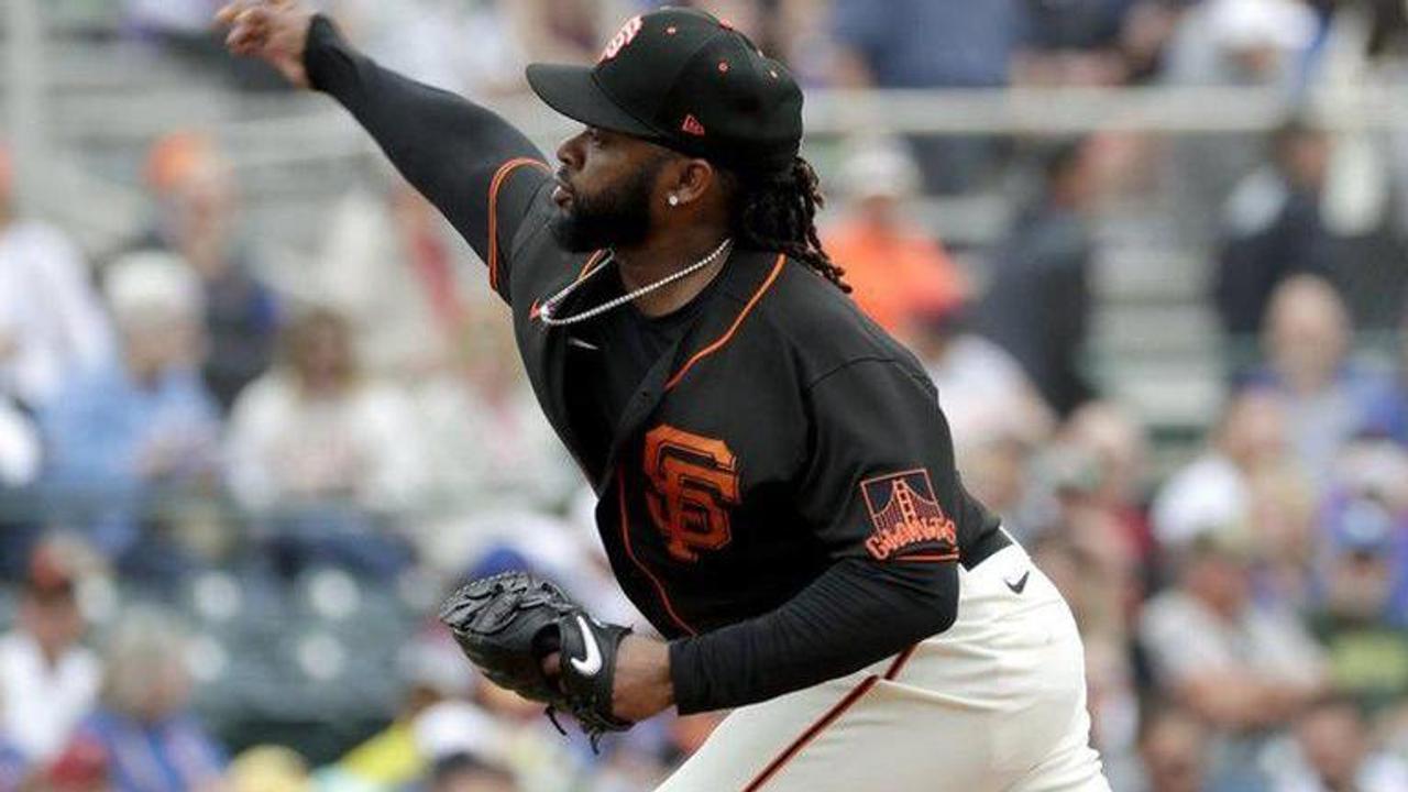 Giants name right-hander Johnny Cueto opening day starter