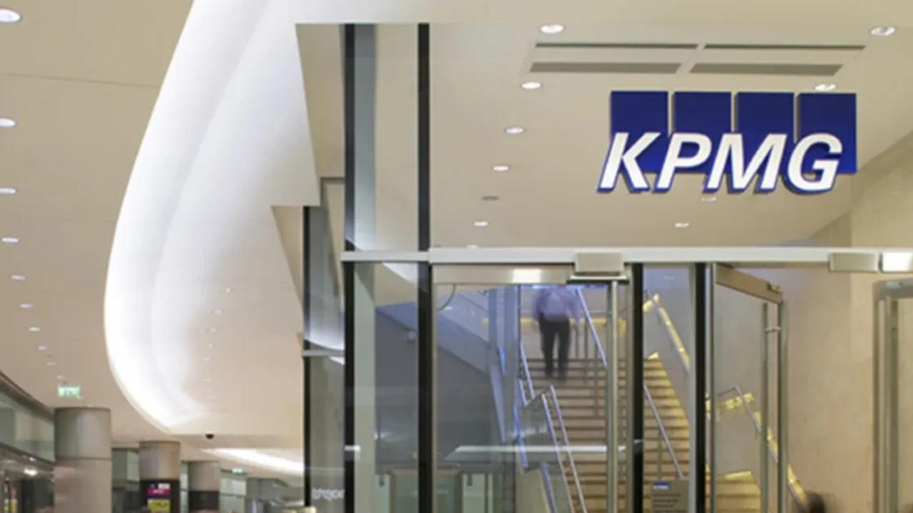 KPMG plans merging UK and Swiss businesses