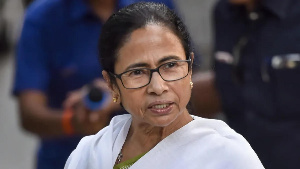 MAMATA BANERJEE HAS ACCUSED THE CENTRE OF NOT GIVING ATTENTION TO GANGASAGAR MELA. 