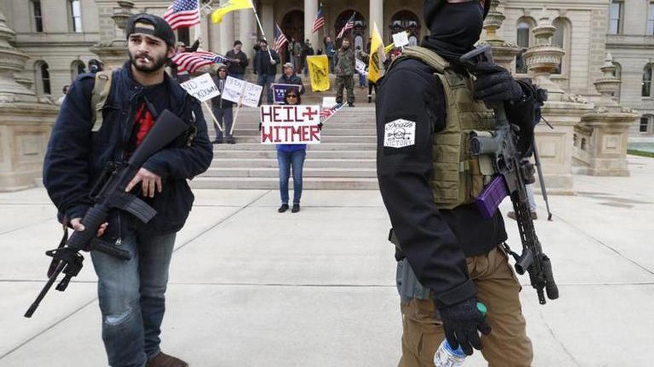 Armed National Guard arrive at the Capitol