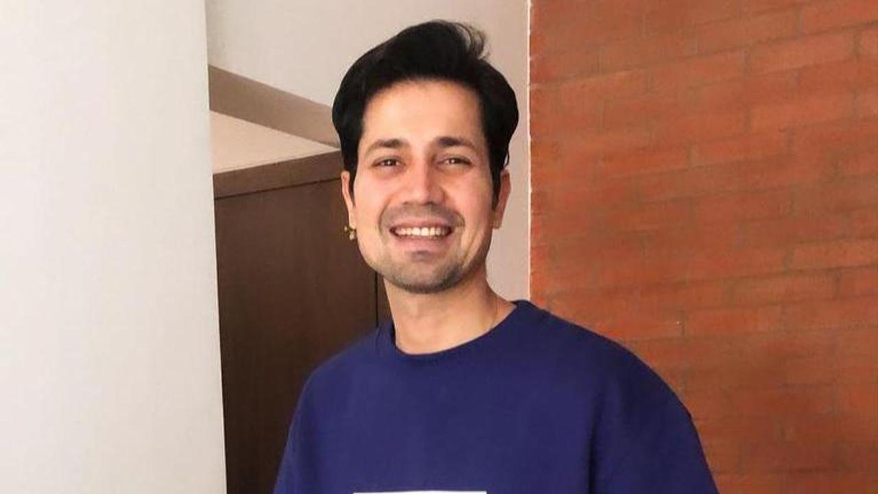 Sumeet Vyas to feature next in political drama 'Dark7White,' shares his first look