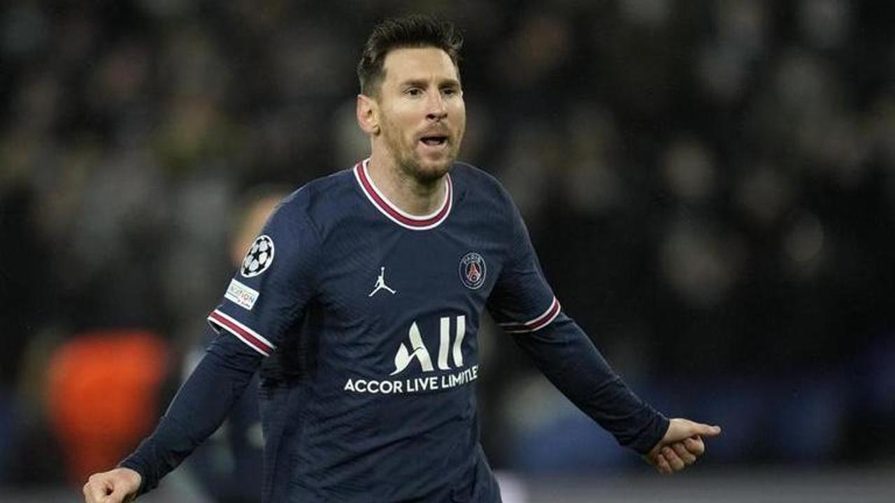 Lionel Messi  in action for PSG