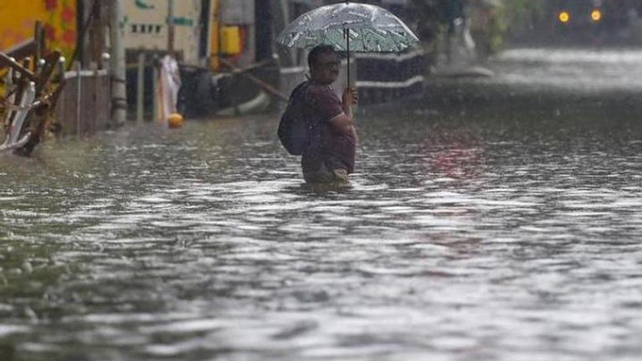 Bihar Floods:close to five lakh people affected