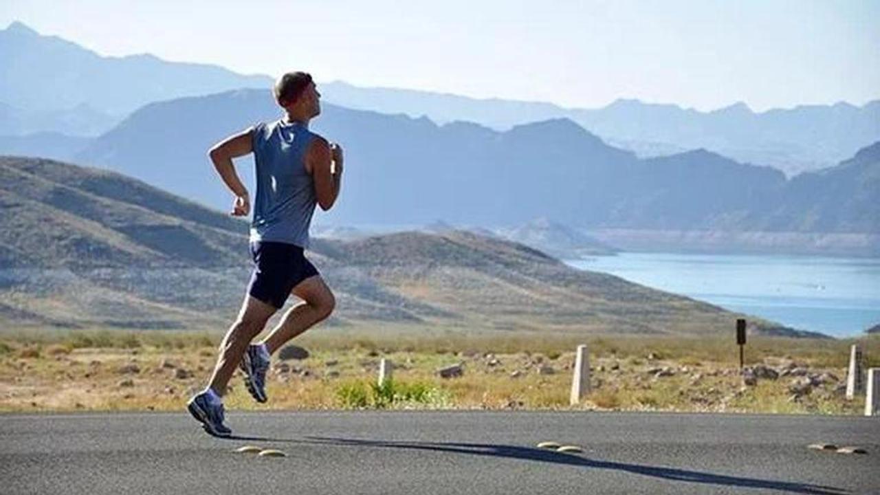 Chinese Forrest Gump: Man runs 511-kilometres in living room while self-isolating