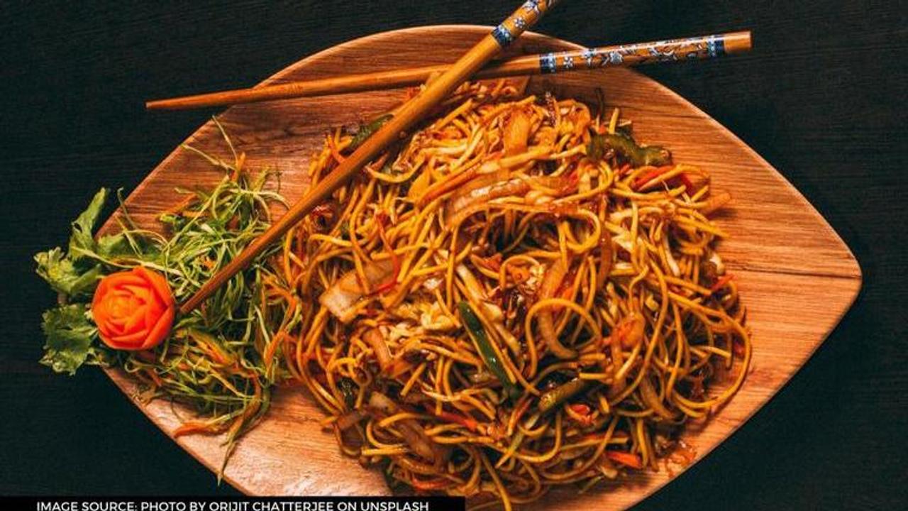 desi schezwan noodles