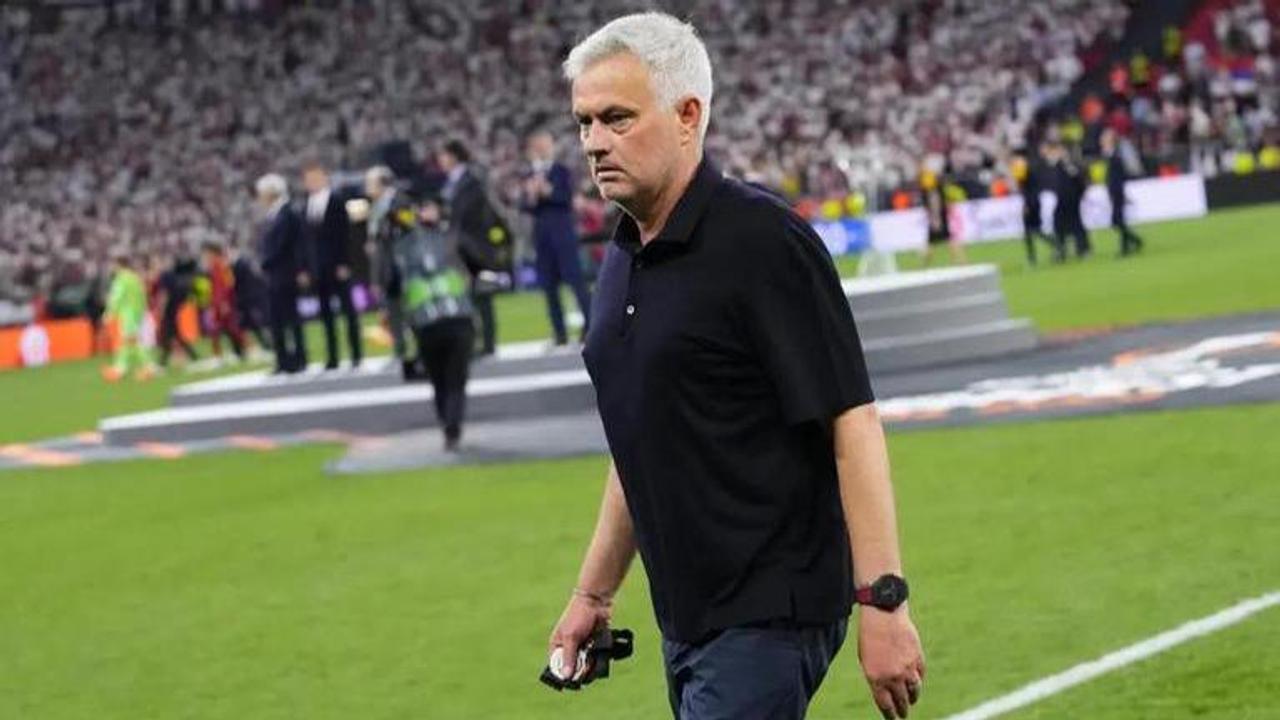 Mourinho hit with 10-day Serie A suspension for comments about Italian referee