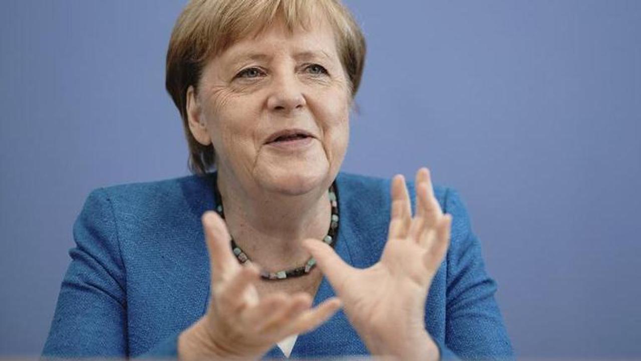 Focused on pandemic, Merkel has no time for retirement plans