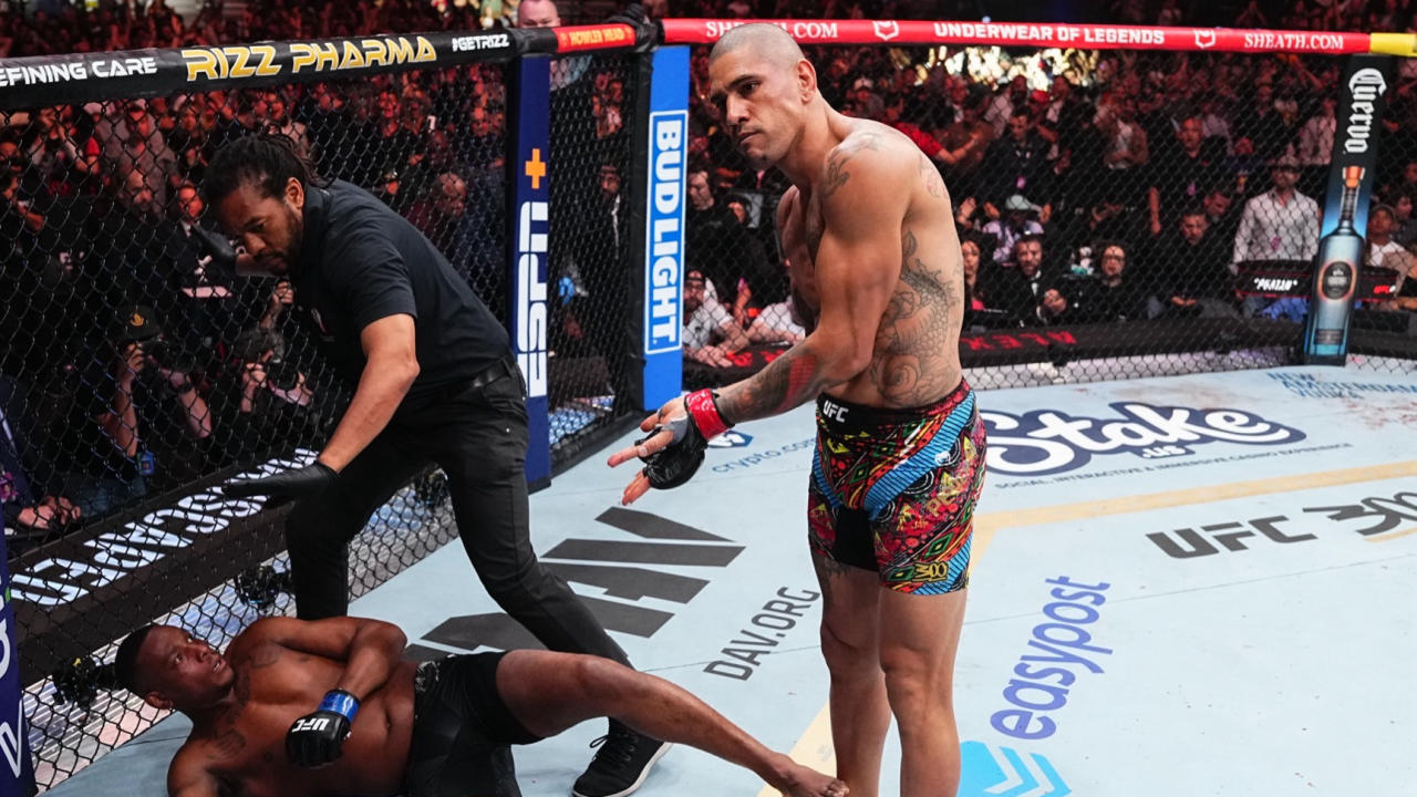 Alex Pereira Knocks out Jamahal Hill at UFC 300