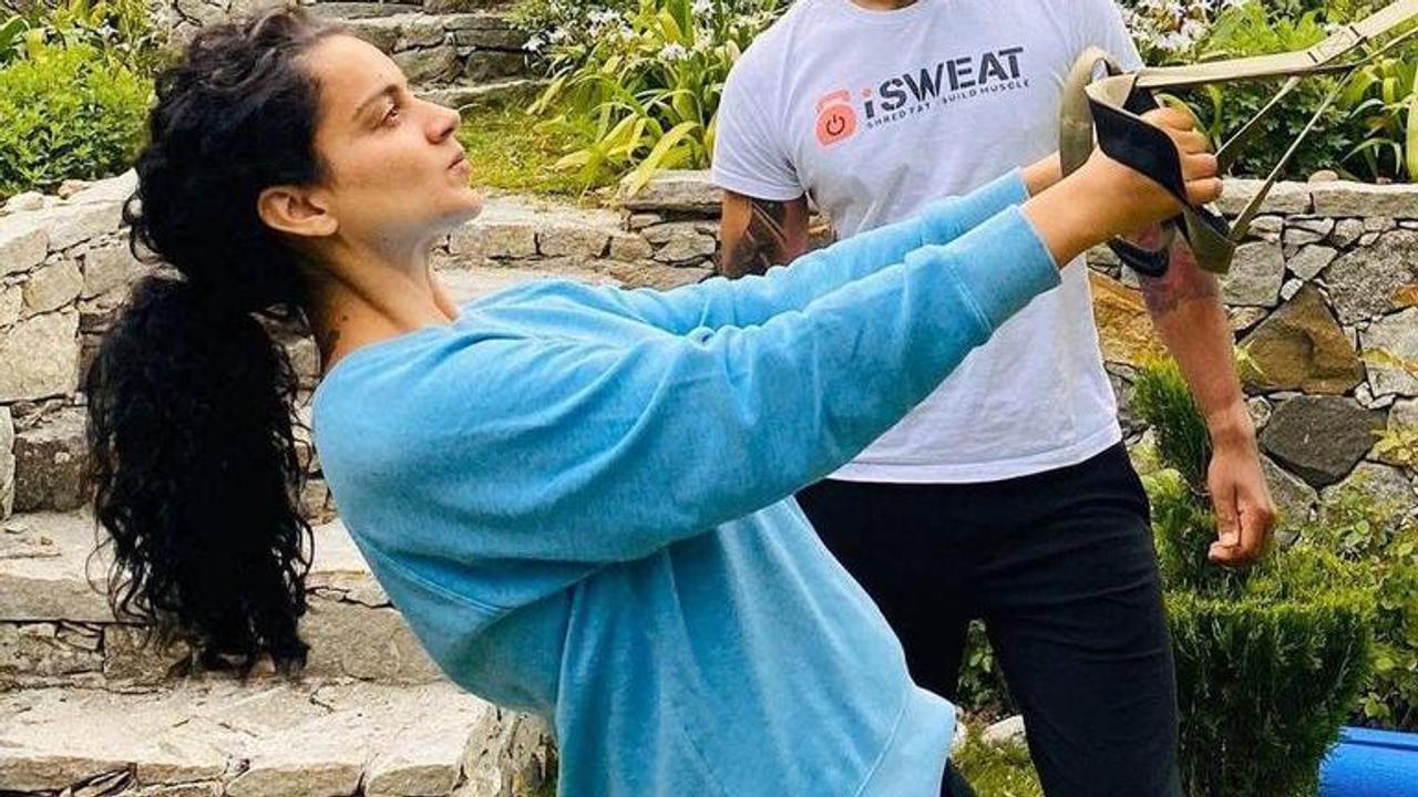 Kangana Ranaut shares throwback pic as she calls losing weight 'punishment' post Thalaivi