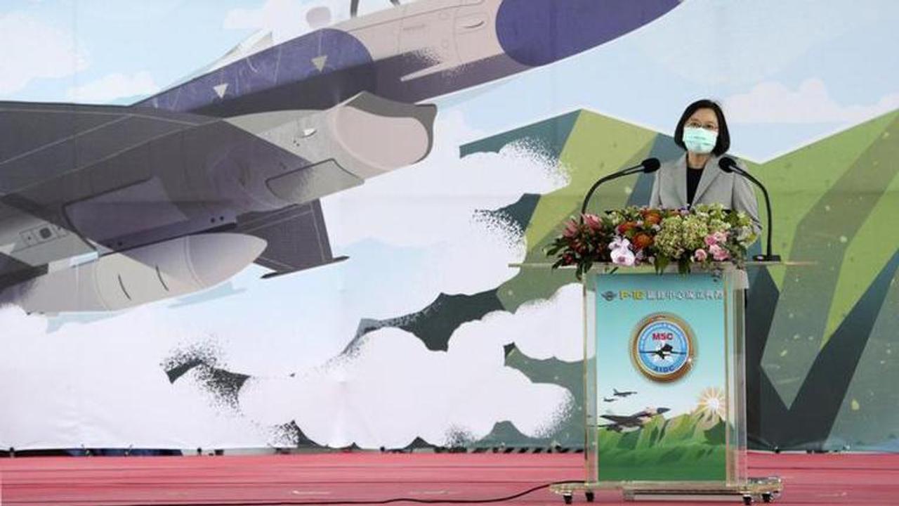 Taiwan president opens new F-16 maintenance centre