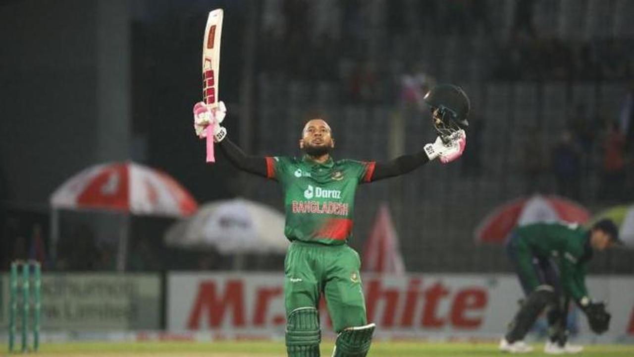 Mushfiqur Rahim celebrates his century